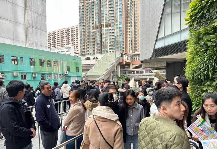 香港楼市撤辣政策效应显现深圳客咨询量激增，内地买家比例攀升至三四成
