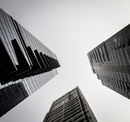 引领未来，当代建筑大师的创新视角与多元语言解读